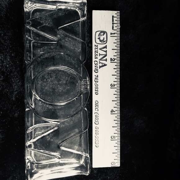 Vintage 1983 Avon “MOM” Glass Paperweight - Picture 3 of 10